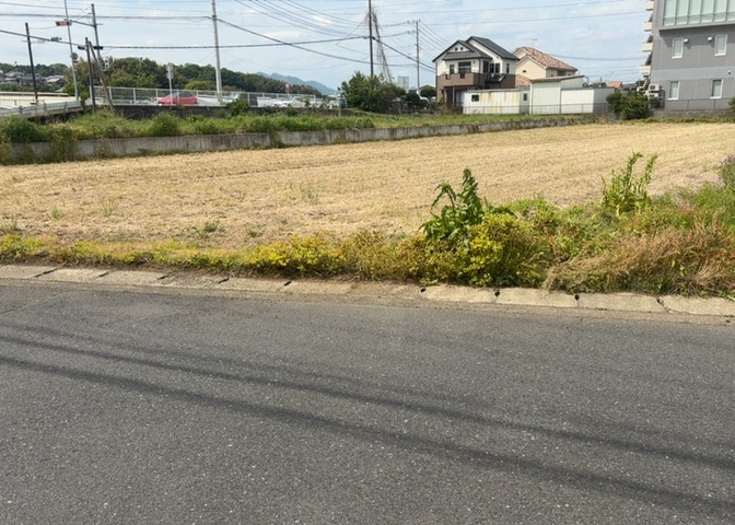 最寄り駅が近いなどの交通アクセスが良い土地だと暮らしやすいですよね。通勤・通学の観点から土地を選ぶことも大切です！自身や家族のライフワークからあったの物件を探しましょう！当社営業がお力になります！