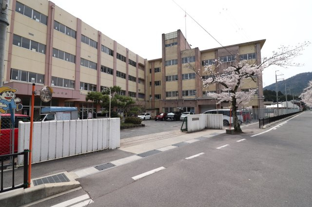 南郷小学校