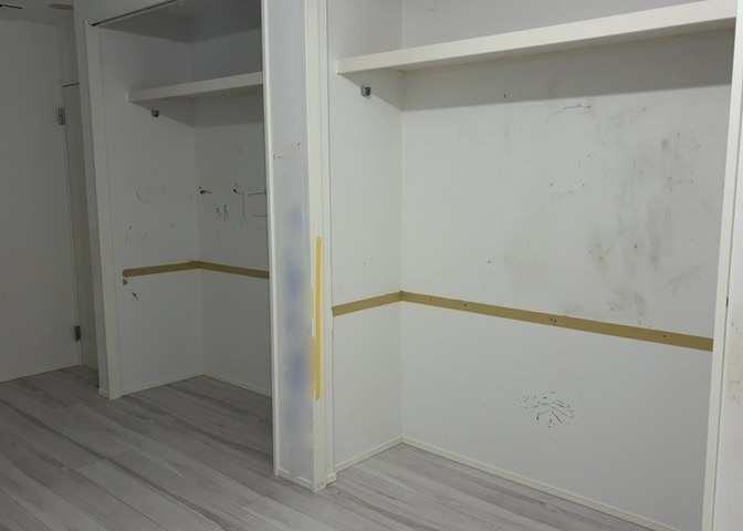 デザイン性を重視しすぎて収納が少なかった！なんてことにならないため、事前に現地で収納の数を確認しておくことをお勧めします。クローゼット以外にも床下収納や屋根裏収納、パントリーなどもチェックしましょう。
