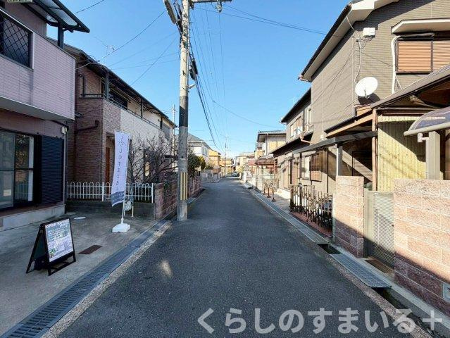 前面道路含む現地写真です