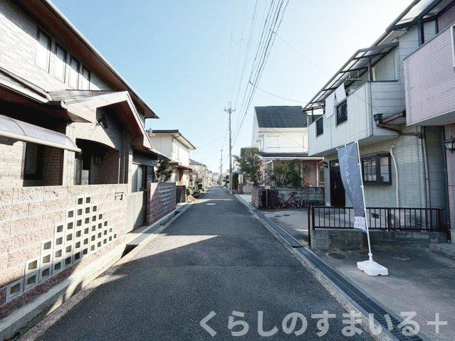 前面道路含む現地写真です
