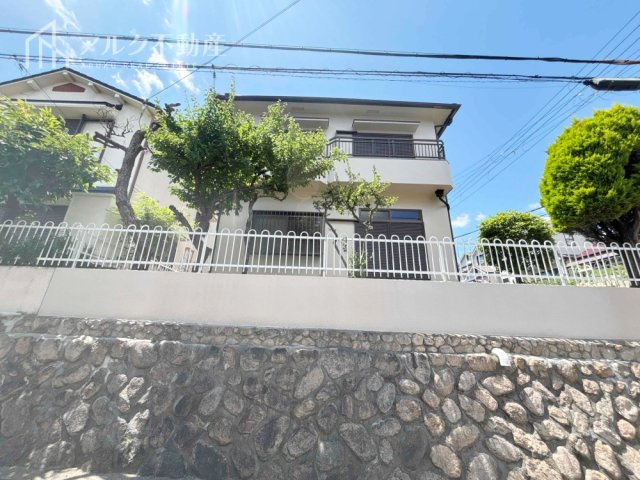 木造瓦葺2階建て