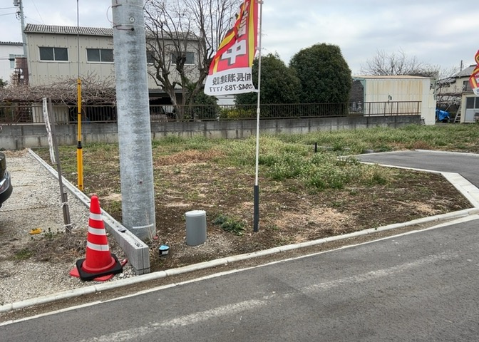 土地を買う際、住む地域の自治体や福祉の補助制度にも注目してみましょう。子供や老人の医療補助やゴミ出しのルールなど、自治体によってルールに大きな違いがあるため、暮らしやすい土地で判断するとよいでしょう。