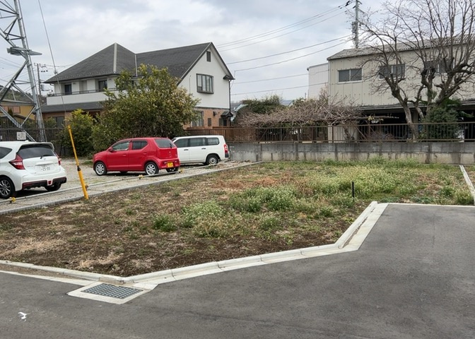 家を建てる前提で土地を探している場合、地盤の丈夫さは譲れない条件の一つです。地盤が脆弱だと追加工事が必要となります。また、過去に地盤沈下や液状化現象を起こした土地は、できるだけ避けた方がいいでしょう。