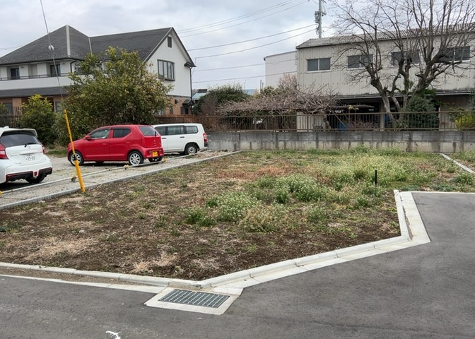 人が暮らすうえで日光は大切な要素となります。日当たりの良さは譲れないポイントですね。併せて近くに大きな建築物の建築予定がないか、あるいはそれが可能な土地が近くにないか事前に確認することもお勧めします。