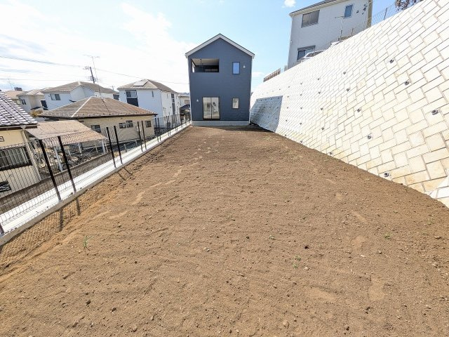 ～ガーデニング・家庭菜園なども楽しめる広い庭付き～