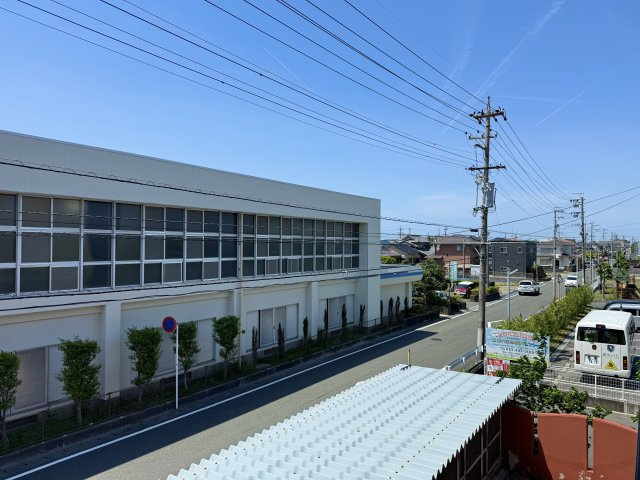2Ｆバルコニーからの景色です。見晴らしが良く気持ち良い風を感じられそうです。