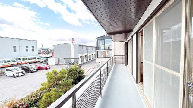 南向きのバルコニーになります♪