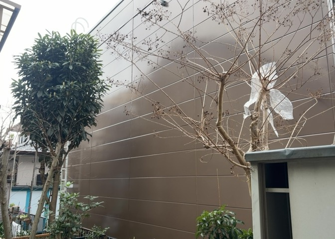 眺望の良さを楽しめるダイニングキッチンで家族団らんの時間を過ごしてはいかがでしょうか。バルコニーから見える景色を家族で眺める時間は、時間が経つのを忘れてしまいそうですね。是非、現地を見に行きましょう！