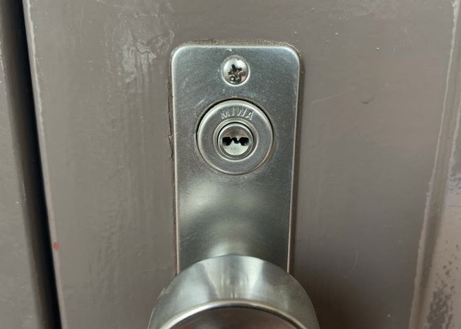 当然のことではありますが、オートロックやセンサーライト、ホームセキュリティーなどの防犯設備があれば、小さいお子様がいるご家庭も安心ですよね！まず物件購入の際は、防犯設備もチェックするようにしましょう。