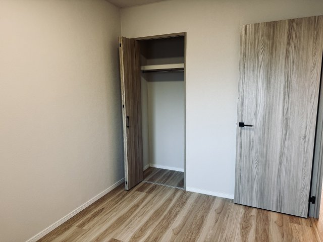～収納力の高いクローゼット完備～