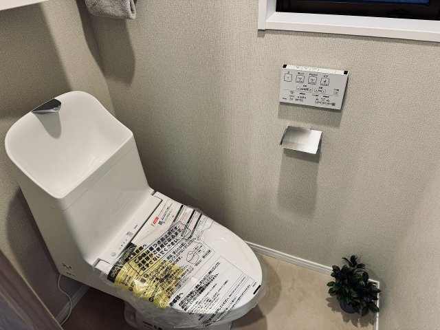 ～暖房温水洗浄機能付きトイレ　冬場は特に嬉しい機能ですね～