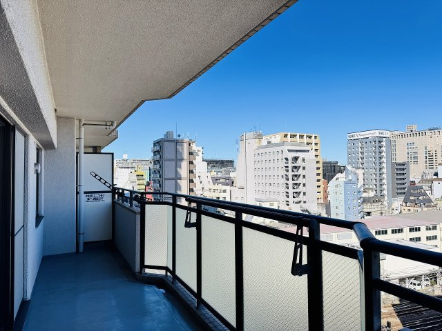 ～3箇所から出入り可能なバルコニー～