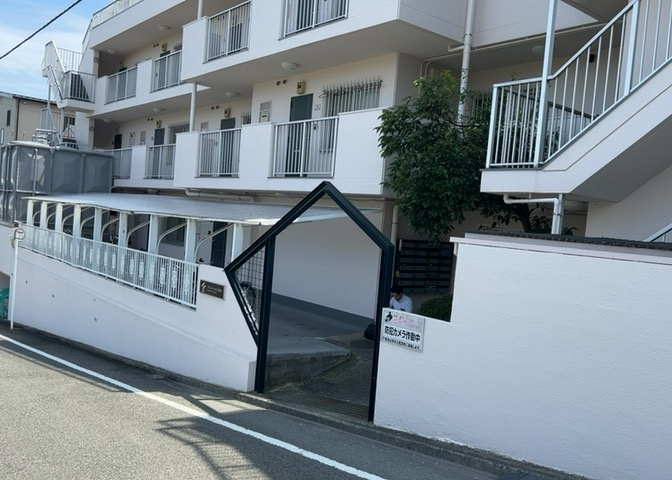 眺望の良さを楽しめるダイニングキッチンで家族団らんの時間を過ごしてはいかがでしょうか。バルコニーから見える景色を家族で眺める時間は、時間が経つのを忘れてしまいそうですね。是非、現地を見に行きましょう！