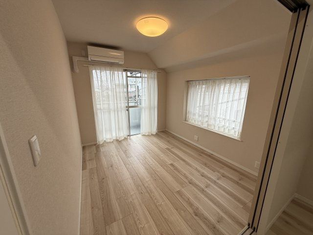 使い勝手のいい寝室です