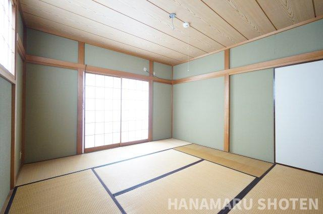 柔らかい畳が心地よい和室