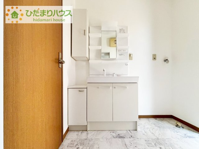 シンプルで使い勝手の良い独立洗面台！