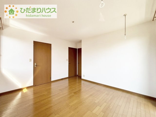 ゆとりのある主寝室！ご家族全員で寝れちゃいます♪