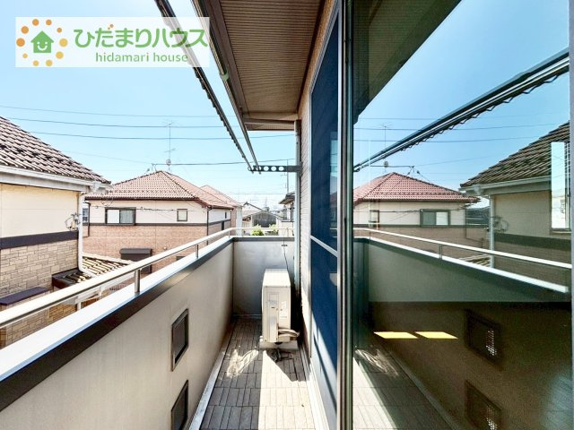 広々としたバルコニーは、大量の洗濯物を干しても余裕！お布団だって、家族全員分をいっきに干せますね(^O^)