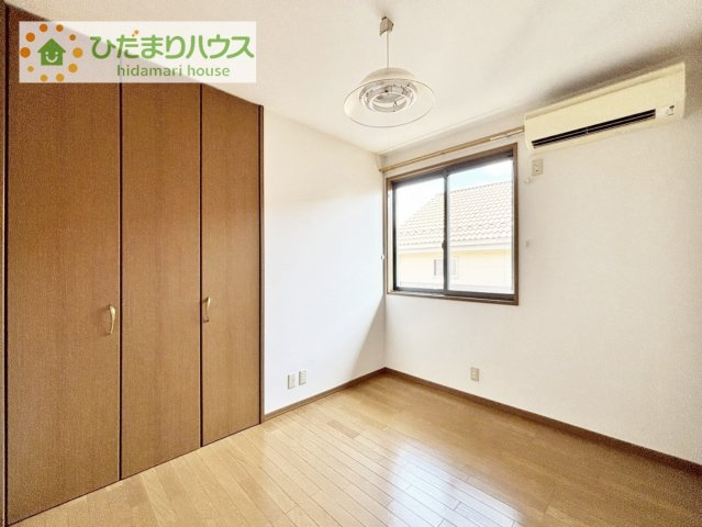 机にベットを置けば子供部屋の完成です！