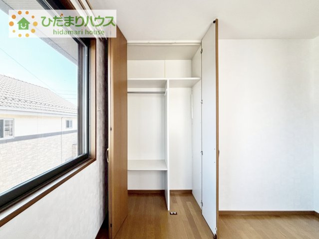 ハンガーパイプ付でお洋服の出し入れもラクラクです！