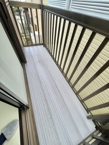 洗濯物が多い家族でも安心のワイドタイプのバルコニー採用！洗濯物も乾きやすいと思います。