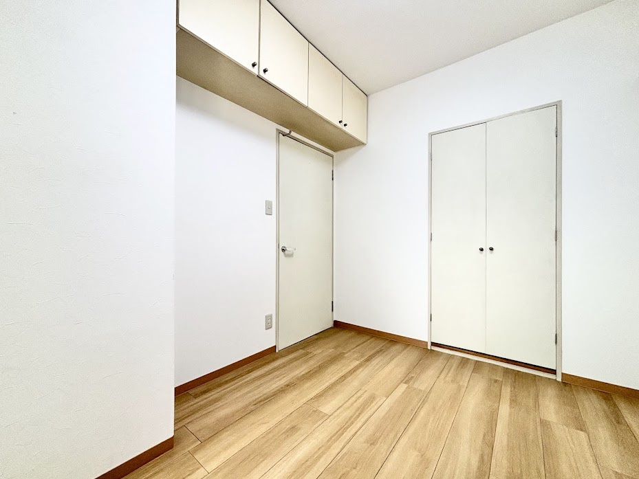 ◆気持ちの良い風が室内へ入り込む居室。家具を配置しても広々ご利用いただけます！！