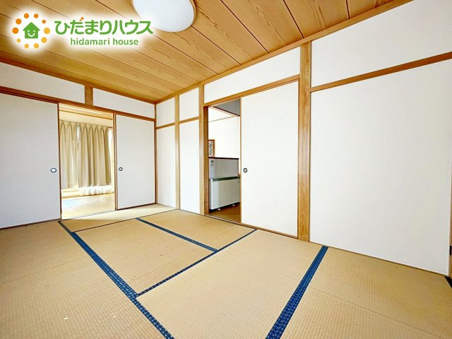 日本人の心を落ち着かせてくれる、爽やかな畳の香りが心地よい和室