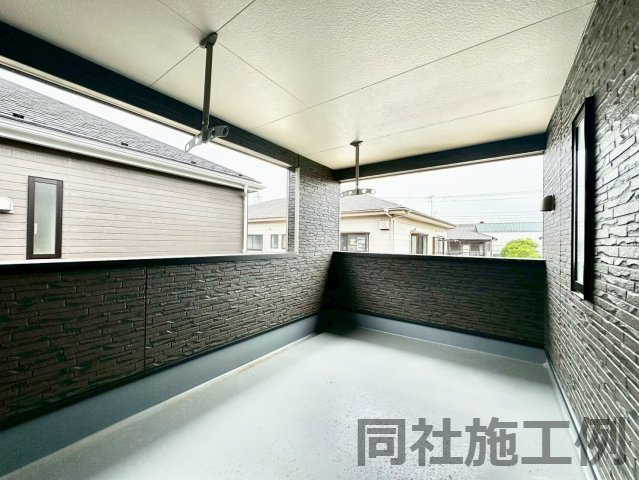 ルーフ付きバルコニー♪　同社施工例♪完成物件見学可能です♪いつでもお問合せ下さい(^^♪