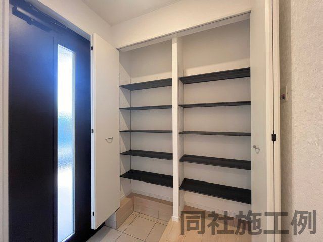 玄関収納♪　同社施工例♪完成物件見学可能です♪いつでもお問合せ下さい(^^♪