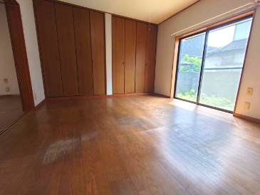 キッチンにも和室にも繋がる洋室です！