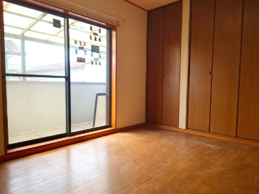 南側の2階洋室は収納たっぷり！