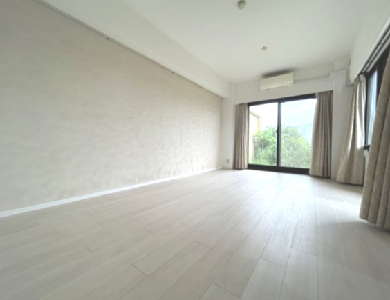 12.2帖の広々リビング、室内大変綺麗にお使いです！そのままお住まいいただけると思われます。