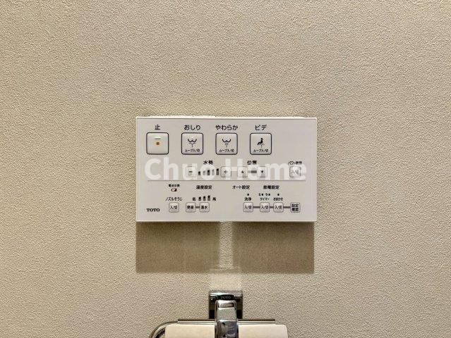 【ウォシュレット】清潔に使いたいお手洗いには最適な設備です。もちろんウォームレットも標準装備です。