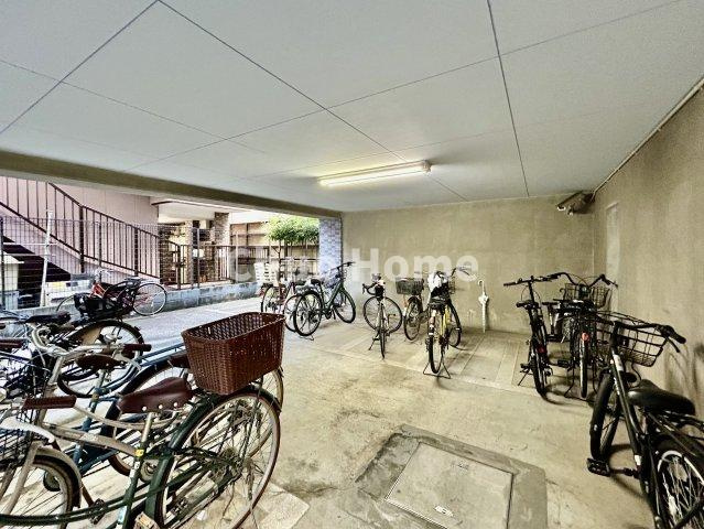 【自転車置き場】最新の空き状況や費用などの詳細は担当スタッフまでお問い合わせください。