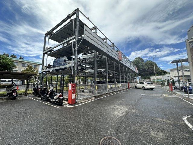 駐車しやすそうなスペースが十分確保されています。