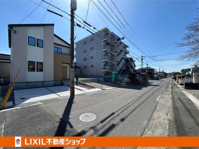 北側　幅員8.1ｍ、接道の長さ　8.3ｍ　※駐車3台OK　※撮影：3/20