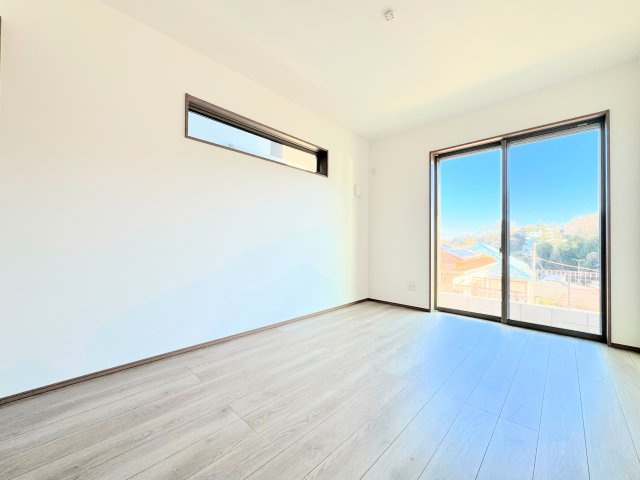 ◆柔らかい陽光が差し込む明るいお部屋を演出する設計。彩光の取れる窓が気持ちの良いお部屋を創り上げます。