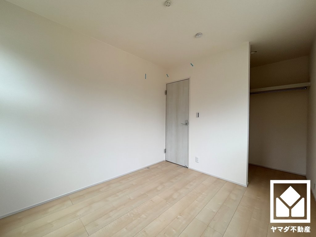 ウォークインクローゼット付きで整理整頓がしやすいお部屋です。