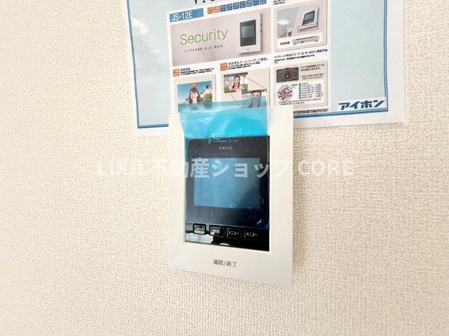 ＴＶモニター付インターホンでセキュリティ面にも配慮。小さなお子様のお留守番でも安心なアイテムです。　