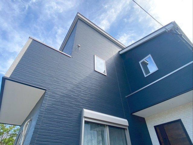 採光窓が多く、明るい自然光がお部屋に入ります！