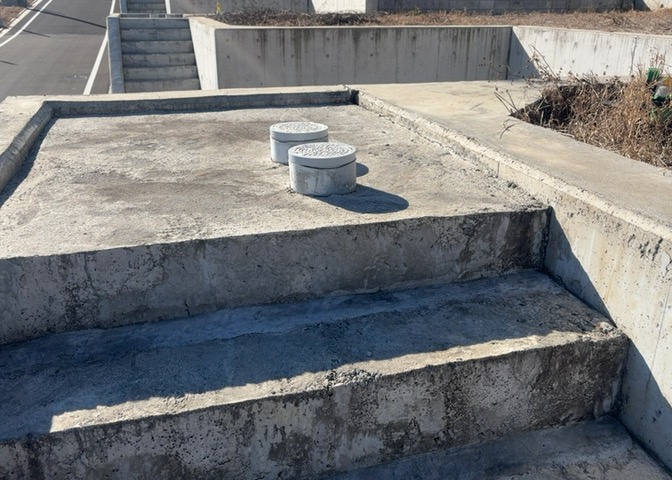 土地の形が極端に長細かったり、狭小地、あるいは道路との高低差がある傾斜地だった場合、後々売ろうとしても買い手がつかない場合もあります。後々、売却することになった時に価値の下がらない土地を選びましょう。
