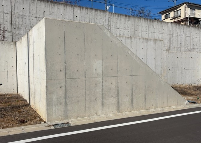 隣家の土地はどうなっているのか、生活利便施設が近くにあるのか、学校まで近いかなど、お客様のライフスタイルにあわせたイメージが重要です。また、近くにあると困る施設が近くにないかも確認するといいでしょう。