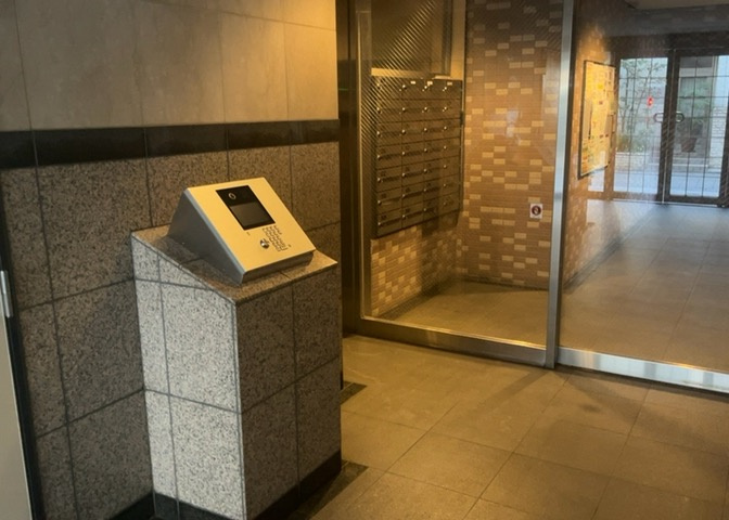 当然のことではありますが、オートロックやセンサーライト、ホームセキュリティーなどの防犯設備があれば、小さいお子様がいるご家庭も安心ですよね！まず物件購入の際は、防犯設備もチェックするようにしましょう。