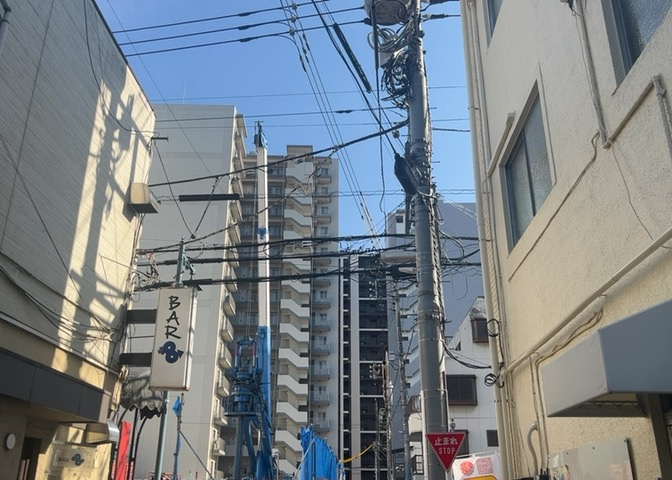 眺望を気にして物件を探す場合、前面に建物が建っていないか現地で確認しましょう！前面に建物があると景色はもちろん、日当たりや風通しにも影響が出てきます。住んだ時のことを想像しながら現地見学をしましょう。