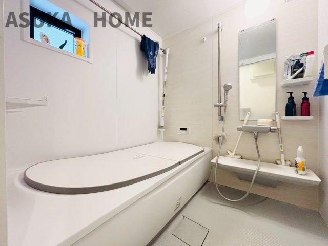 毎日の疲れを癒すバスタイム。住宅相談はアスカホームにお任せください。