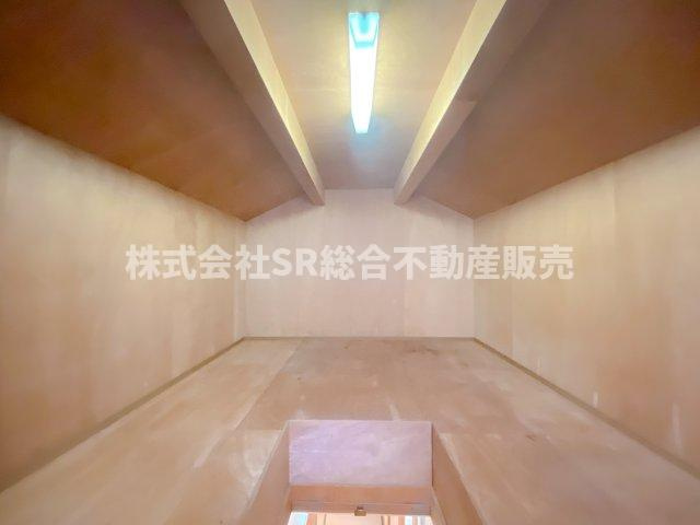 容量たっぷりの屋根裏収納もございます！