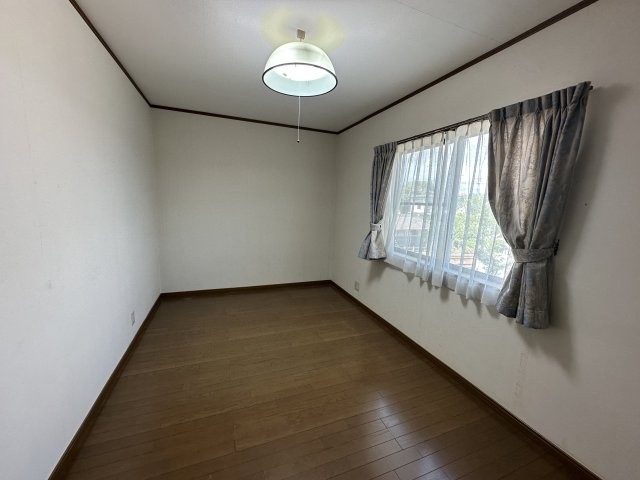 2階　洋室東側