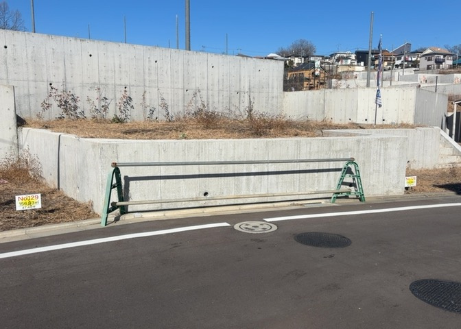 家を建てる前提で土地を探している場合、地盤の丈夫さは譲れない条件の一つです。地盤が脆弱だと追加工事が必要となります。また、過去に地盤沈下や液状化現象を起こした土地は、できるだけ避けた方がいいでしょう。