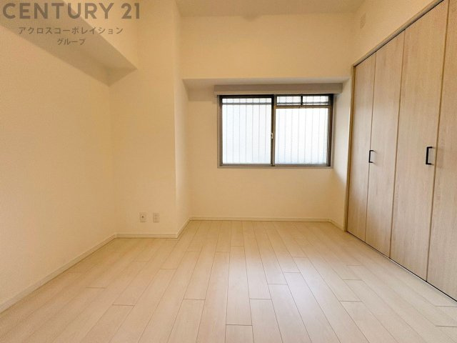 子供部屋…創造性や成長を促す遊びの空間を提供。学習や趣味に集中できる環境を整えます。個別のプライベートスペースは自己表現と自立心を育み、心地よい睡眠環境を整えリラックスできる場所を提供。